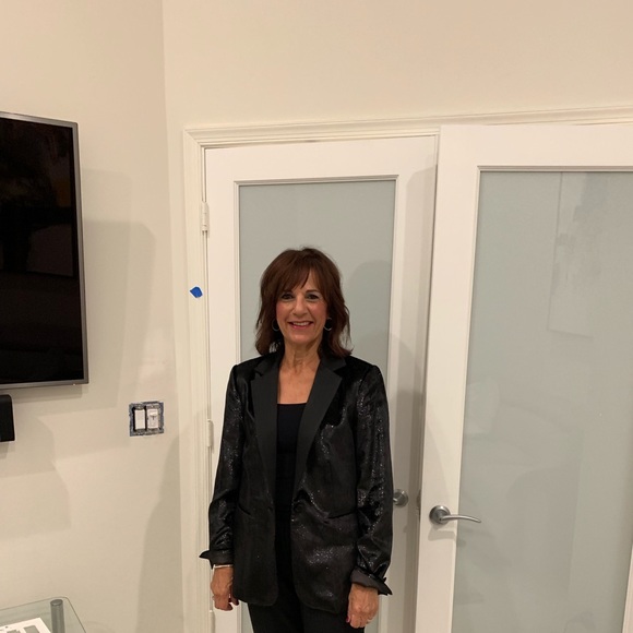 Meet your Posher, Adrienne - Picture 1 of 1